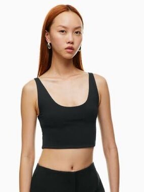 Babaton Aritzia Black Contour Scoopneck Cropped Minimalist Tank Top Size Small